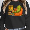 Pickle Reading Books Bookworm Teacher Librarian Kids Retro Women Crewneck Sweatshirt, funny design Pickle Reading Books Bookworm Teacher Librarian Kids Retro Women Crewneck Sweatshirt, funny design