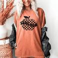 Back To School Checkered Apple Teacher Checkerboard Teacher For Men Women Girls Kids Women's Comfort Colors T-Shirt Yam
