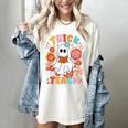 Groovy Halloween Trick Or Teach Retro Floral Ghost Teacher For Men Women Kids Women's Comfort Colors T-Shirt Ivory