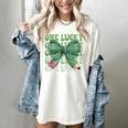 One Lucky Teacher Coquette Bow St Patricks Day Teacher Women's Comfort Colors T-Shirt Ivory