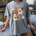 Ghost Reading Books Halloween Bow Spooky Teacher Student Women's Comfort Colors T-Shirt Gray