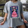 La Maestra Halloween Mexican Bingo Card Teacher Lottery Card Women's Comfort Colors T-Shirt Gray