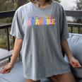 Se Amable Be Kind In Spanish Groovy Teacher Flowers Women's Comfort Colors T-Shirt Gray