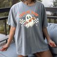 Trick Or Teach Groovy Retro Ghost Halloween Teacher Kids Women's Comfort Colors T-Shirt Gray