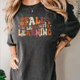 Fall In Love With Learning Autum Thanksgiving Teacher Kids Women's Comfort Colors T-Shirt Pepper