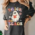 Groovy Halloween Trick Or Teach Retro Floral Ghost Teacher Women's Comfort Colors T-Shirt Pepper