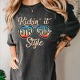 P41l Retro Kickin It 5th Grade Style Teacher Back To School For Men Women Girls Kids Women's Comfort Colors T-Shirt Pepper