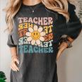 Retro Teacher Daisy Colorful Elementary School Teacher Women's Comfort Colors T-Shirt Pepper