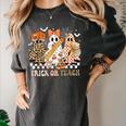 Trick Or Teach Groovy Teacher Halloween Floral Ghost Women's Comfort Colors T-Shirt Pepper Trick Or Teach Groovy Teacher Halloween Floral Ghost Women's Comfort Colors T-Shirt Pepper