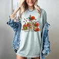 Turkey Reading Books Fall Thanksgiving Teacher Librarian Women's Comfort Colors T-Shirt Bay