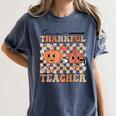 One Thankful Teacher Thanksgiving Groovy Fall Autumn Teacher Women's Comfort Colors T-Shirt Denim