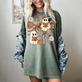 Ghost Reading Books Halloween Bow Spooky Teacher Student Women's Comfort Colors T-Shirt Berry