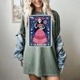 La Maestra Halloween Mexican Bingo Card Teacher Lottery Card Women's Comfort Colors T-Shirt Berry