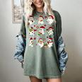 Santa Ghost Reading Books Christmas Library Teacher Women's Comfort Colors T-Shirt Berry