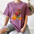 Turkey Reading Books Fall Thanksgiving Teacher Book Women's Comfort Colors T-Shirt Moss