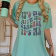 Retro IT'S ME Hi I'm The TEACHER Groovy Testing Squad Pink Women's Comfort Colors T-Shirt Chalky Mint