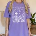 Read In Peace Skeleton Reading Teacher Spooky Halloween Women's Comfort Colors T-Shirt Violet