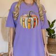Teachers Students Fall Book Pumpkin Fall Librarians Bookworm Women's Comfort Colors T-Shirt Violet