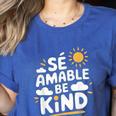 SÉ AMABLE Be Kind Bilingual Teacher Maestra Spanish Teacher Women's Heather T-Shirt Heather True Royal