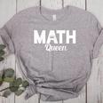 TeeArt Math Mathematics Queen Math Teacher Women's Heather T-Shirt Athletic Heather