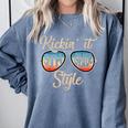 P41l Retro Kickin It 5th Grade Style Teacher Back To School For Men Women Girls Kids Comfort Colors Sweatshirt Blue Jean