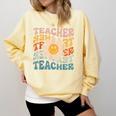 Retro Teacher Daisy Colorful Elementary School Teacher Comfort Colors Sweatshirt Butter