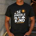 SÉ AMABLE Be Kind Bilingual Teacher Maestra Spanish Teacher Men's Casual T-Shirt Dark Grey