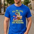 All The Cool Dragons Are Reading Dragon Teacher Men's Casual T-Shirt Royal Blue