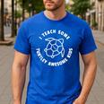 I Teach Some Turtley Awesome Kids Teacher Turtle Pun Men's Casual T-Shirt Royal Blue