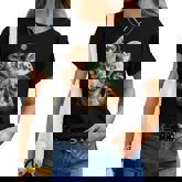 Vintage 90S Chihuahua Howling At The Moon Chihuahua Dog Mom Women T-shirt