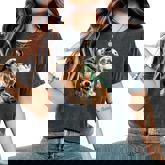 Vintage 90S Chihuahua Howling At The Moon Chihuahua Dog Mom Women's Oversized Comfort T-Shirt