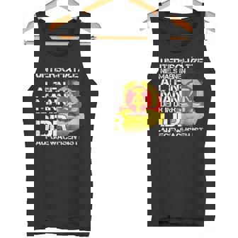 Unterschätze Niemals Einen Alten Mann Der In Der Ddr Ist Nie Tank Top - Seseable