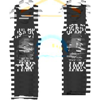 タイタニック号を愛する少年 ヴィンテージ船 タイタニック愛好家 タンクトップ - Kawaiitshirt