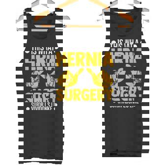 ヘルニア 手術 患者 回復 お見舞い 駄じゃれ タンクトップ - Kawaiitshirt