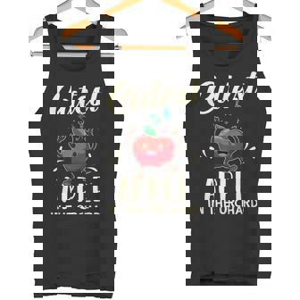 果樹園で一番かわいいリンゴ摘みシーズン。 タンクトップ - Kawaiitshirt