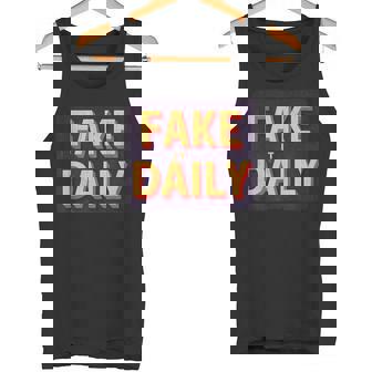 素晴らしいフェイクイットデイリーステートメントエンブレム。 タンクトップ - Kawaiitshirt