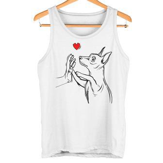 Donna Pinscher Nano Love Pinscher In Miniatura Con Collo A Canotta - Novitaregali