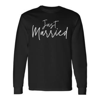 Just Married Est 2026 Honeymoon Newlywed Wedding Couples Long Sleeve T-Shirt - Thegiftio UK