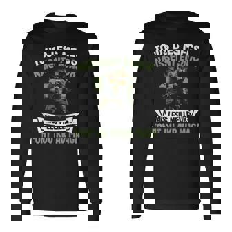 T Krav Maga Homme Les Mecs Naissent Egaux Kravmaga Fan T-shirt à manches longues - Cadeauxyz