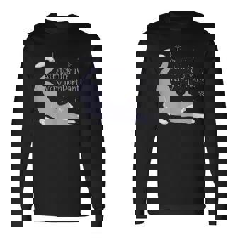 ストレッチは大事！ 猫 ネコ 愛猫 伸び 柔軟 ハチワレ 靴下猫 シンプル かわいい 癒やし メンズ レディース キッズ 長袖Tシャツ - Kawaiitshirt