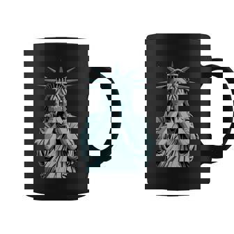 Ashamed Statue Of Liberty Covering Her Face Crying Equality Coffee Mug | Seseable FR