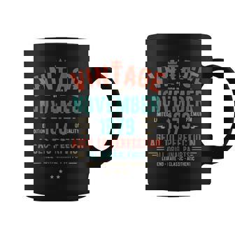 Vintage Clasico Noviembre 1979 Nacido En 1979 Taza de café - Regaloses