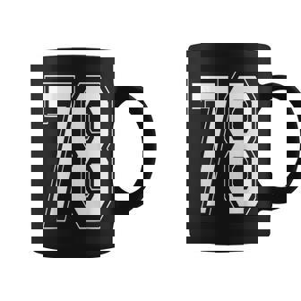 ナンバー78 バーシティスタイル ボールド スポーツ 誕生日 ジャージ コーヒーマグ - Kawaiitshirt