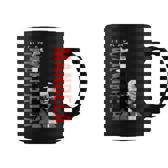 ネルソン・マンデラ 上げた 右手拳 食いしばり マンデラの日 コーヒーマグ - Kawaiitshirt