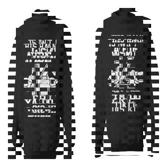 This Is What An Awesome 14 Year Old Looks Like 14Th Birthday Sweatshirt - Thegiftio