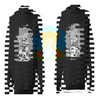 サッカーボール付きのかわいいテディベア スウェットシャツ - Kawaiitshirt