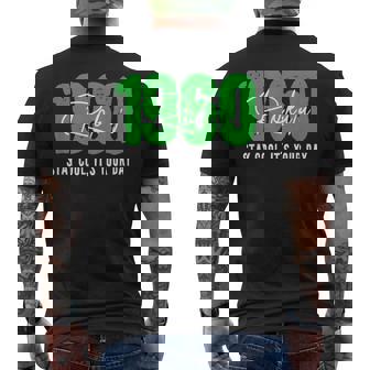 1960 誕生日 66歳 緑寿祝い クールでシンプルな数字デザイン メンズTシャツ バックプリント - Kawaiitshirt