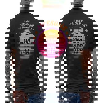 1976年3月から素晴らしい誕生日1976年3月ヴィンテージ。 メンズTシャツ バックプリント - Kawaiitshirt