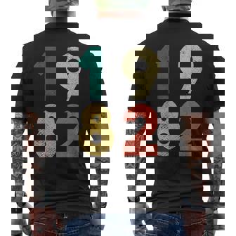 1982 デザイン レトロバースデーヴィンテージ 1982 メンズTシャツ バックプリント - Kawaiitshirt