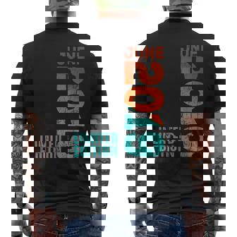 2019年6月 2019年 レトロ 2019年 ヴィンテージ 2019年創業 メンズTシャツ バックプリント - Kawaiitshirt